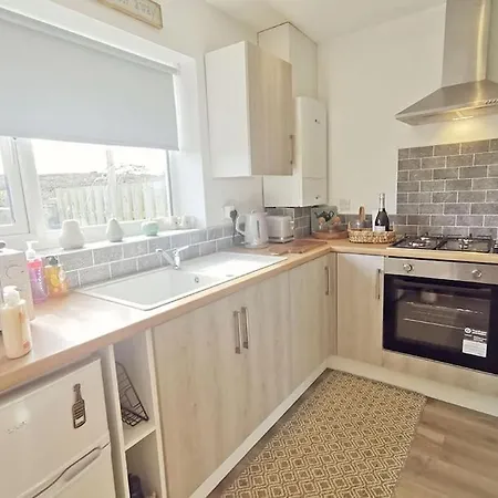 Willow Snug - Trearddur Bay Cosy Apartment Extérieur photo